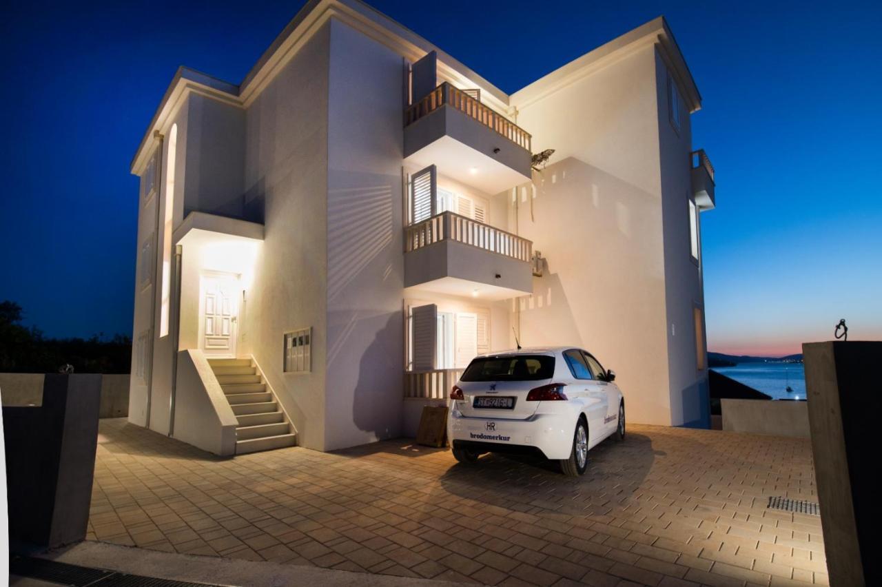 Brand New Aparment With Sea View & Swimming Pool At Ciovo - Villa Fiorentini Trogir Ngoại thất bức ảnh