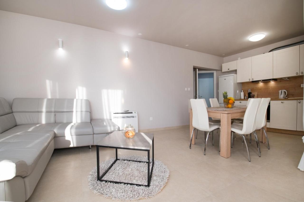 Brand New Aparment With Sea View & Swimming Pool At Ciovo - Villa Fiorentini Trogir Ngoại thất bức ảnh
