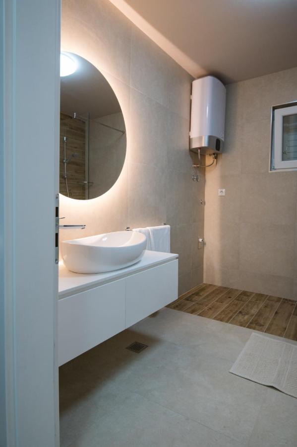 Brand New Aparment With Sea View & Swimming Pool At Ciovo - Villa Fiorentini Trogir Ngoại thất bức ảnh